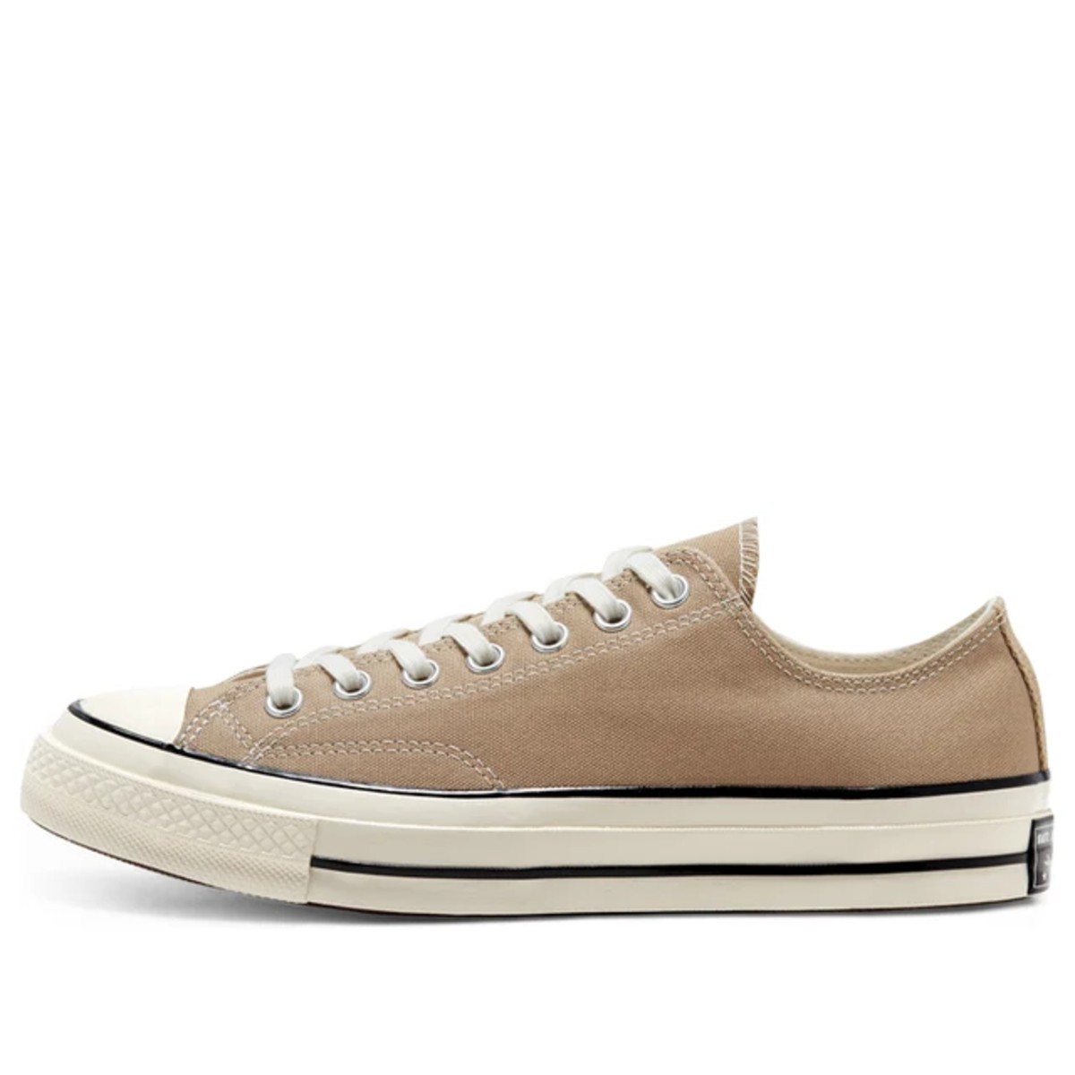 Converse Shoes Chuck Taylor All Star - حذاء كونفرس نسائي من طراز تشاك