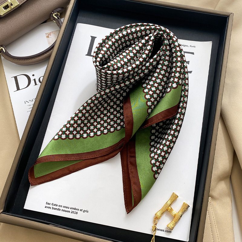 Vintage Fashion Rings For Women - وشاح نسائي حريري ساتان بتصميم سلسلة