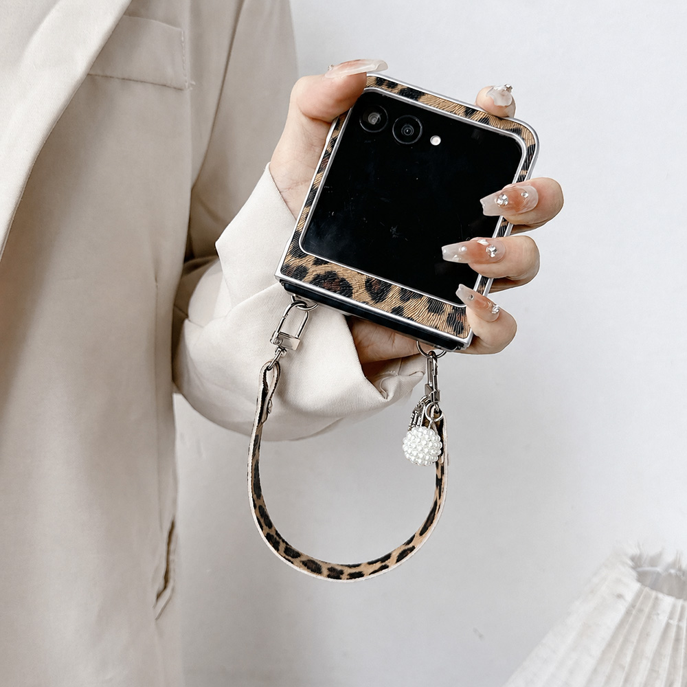 حافظة هاتف قابلة للطي بطبعة جل - مراجعة Vintage Fashion Accessories وسعره